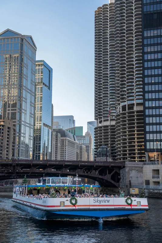 image of Shoreline Sightseeing's Chicago Architecture Tour boat named Skyview on the Chicago River