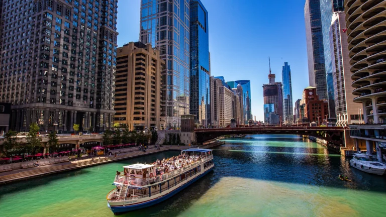 ChicagoHistoryTour-Casting off-177_Shoreline_6015