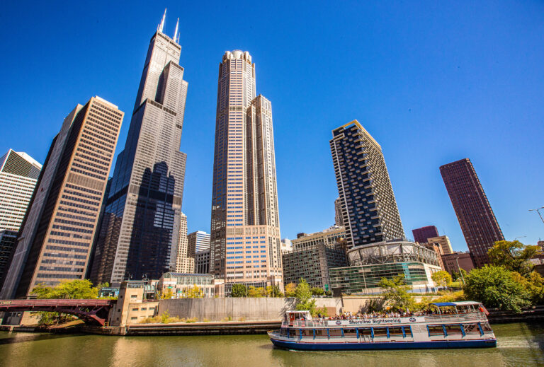 How Long is a Chicago Architecture Boat Tour? What to Expect on the River 